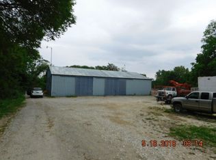 926 Pekin Ave, Creve Coeur, IL 61610