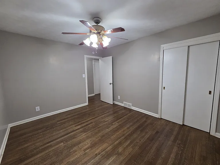 4723 Wooddale Ave — Photo 16