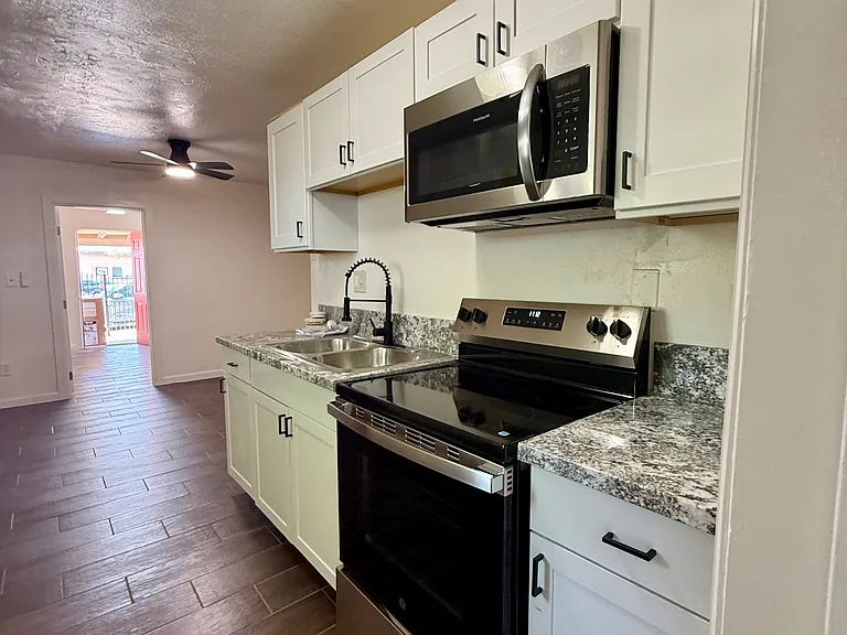 237 W Sahuaro St #2 — Photo 5