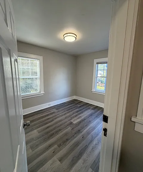 6807 N Fiske Ave — Photo 5