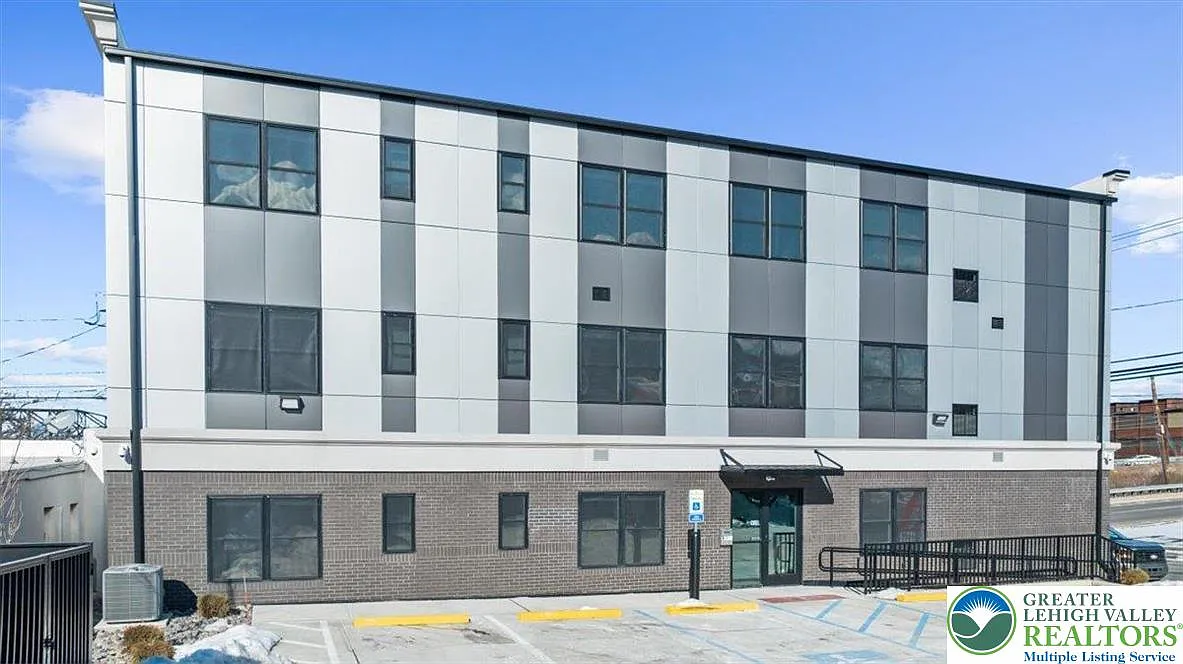 Building Photo - 410 William St #102