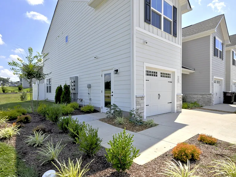 101 Bullpen Ct #F — Photo 3