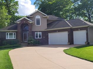 4237 8 1/2 St, East Moline, IL 61244