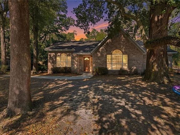 4th image of 502 3rd St