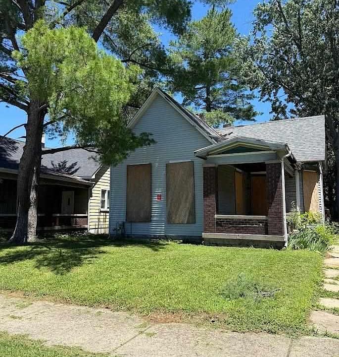 1st image of 1833 N 9th St
