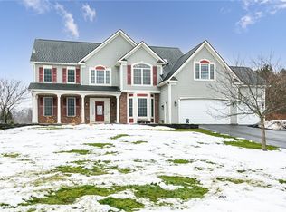 8 Portofino Cir, Henrietta, NY 14467