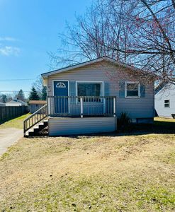 813 N James St, Ludington, MI, 49431