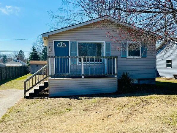 813 N James St, Ludington, MI 49431