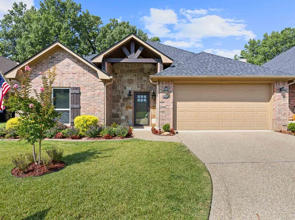 717 Cove Pl, Longview, TX 75604