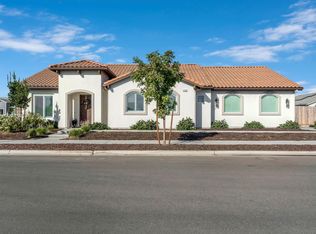 2279 Carnation St, Kingsburg, CA 93631