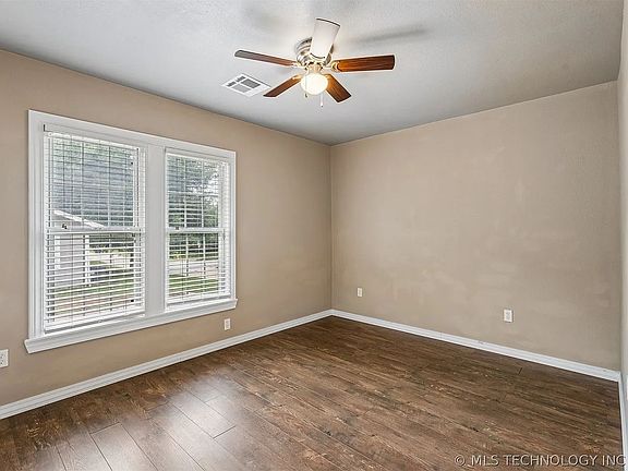 5th image of 3113 E 12th St