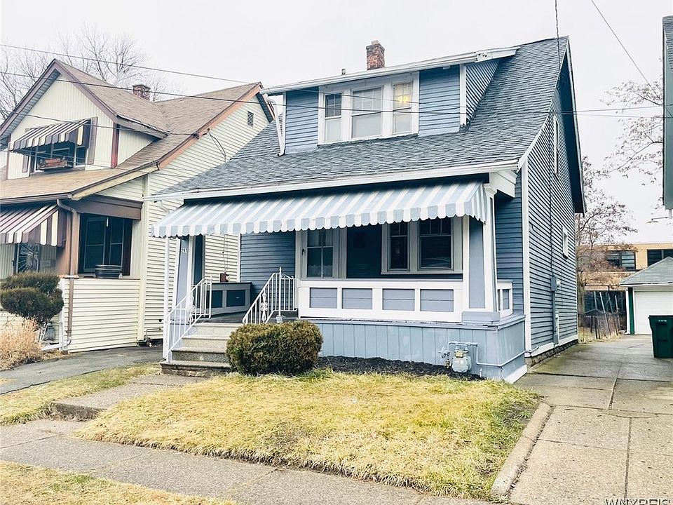 1st image of 297 Chelsea Pl