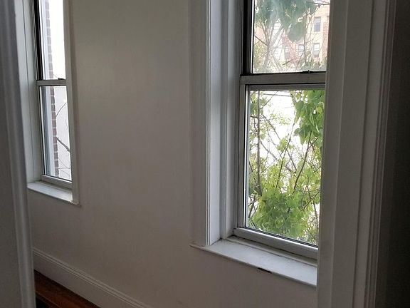 4th image of 32-18 46th St #2