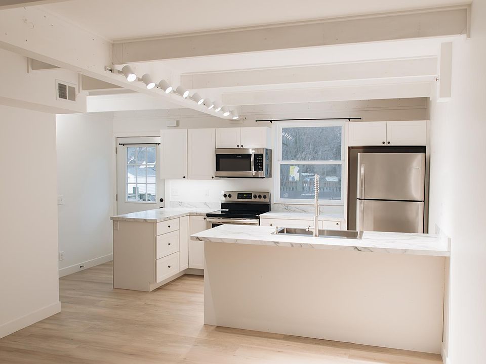 1st image of 173 W 20th St #103