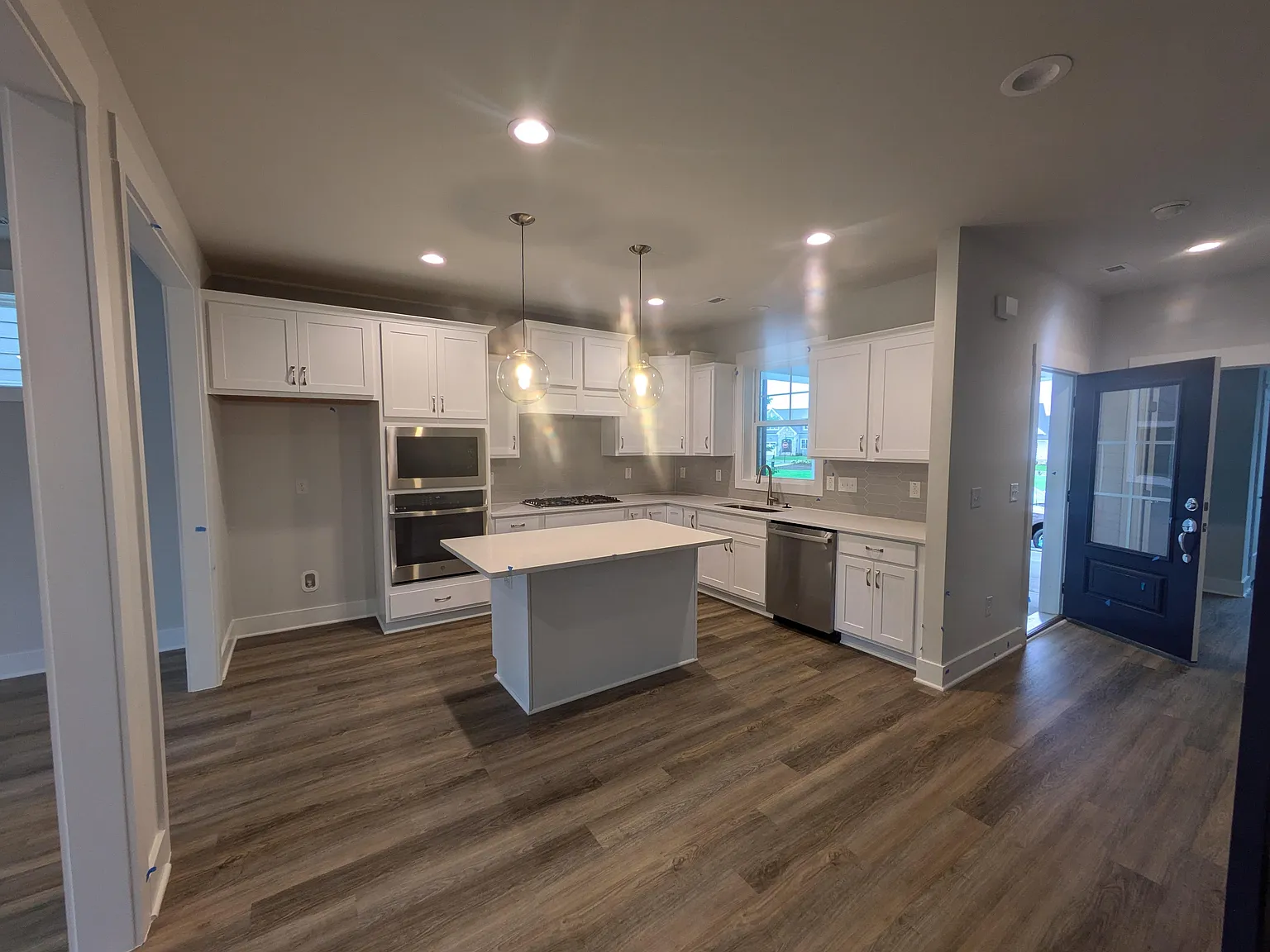 4 bed, 2164 sqft, $2,649 — Photo 3
