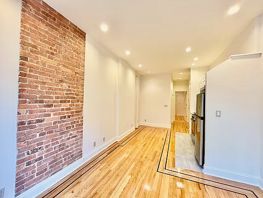 Rented by J & L Holding Corporation | media 5