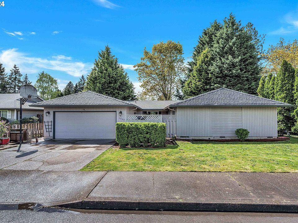 1st image of 1207 NE 10th Ave