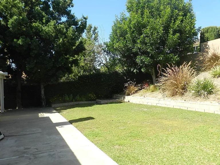 25261 Arcadian Ave — Photo 20