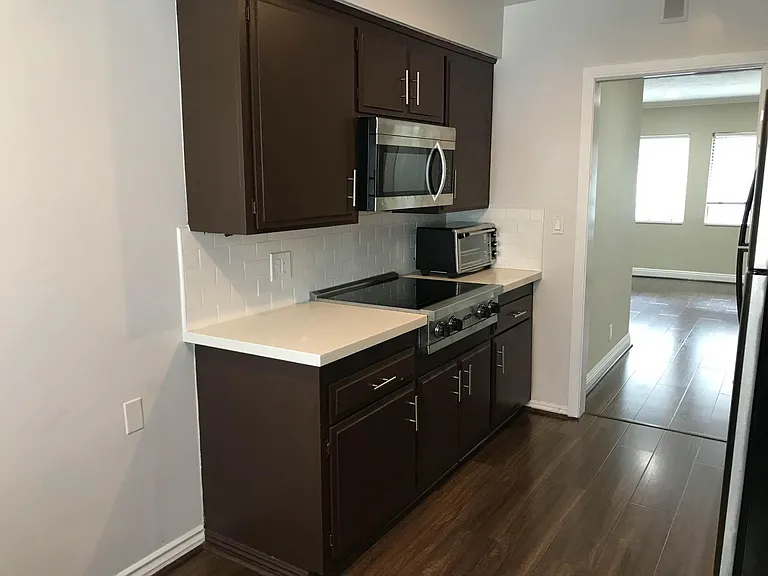 1126 N Central Ave #202 — Photo 28