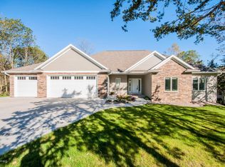 875 Cedar Point Ln SE, Oronoco, MN 55960