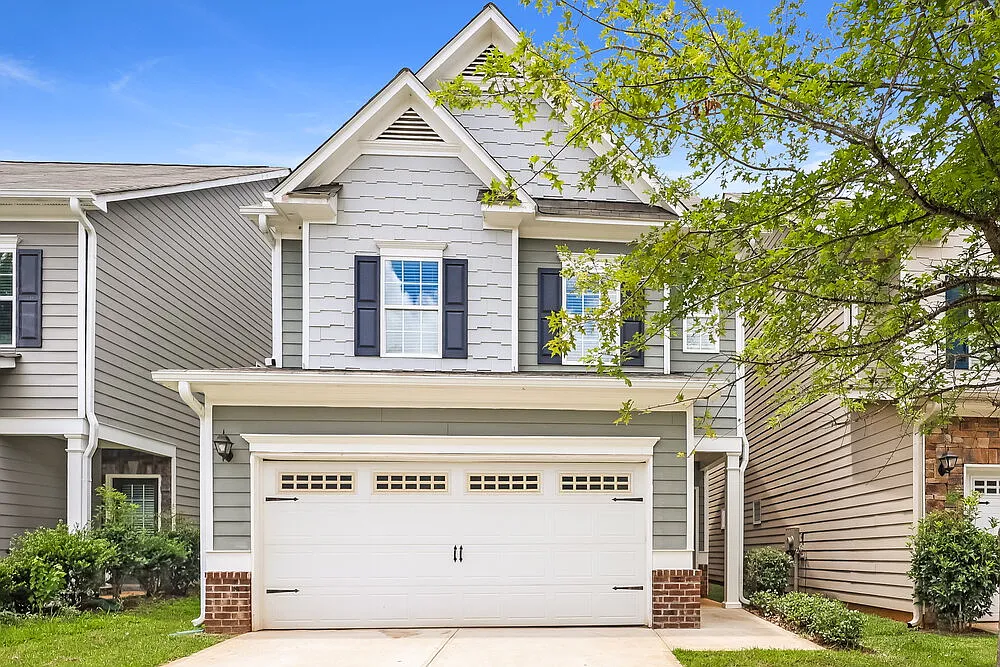 3 bed, 2.5 bath, 1748 sqft, $1,940 — Photo 1