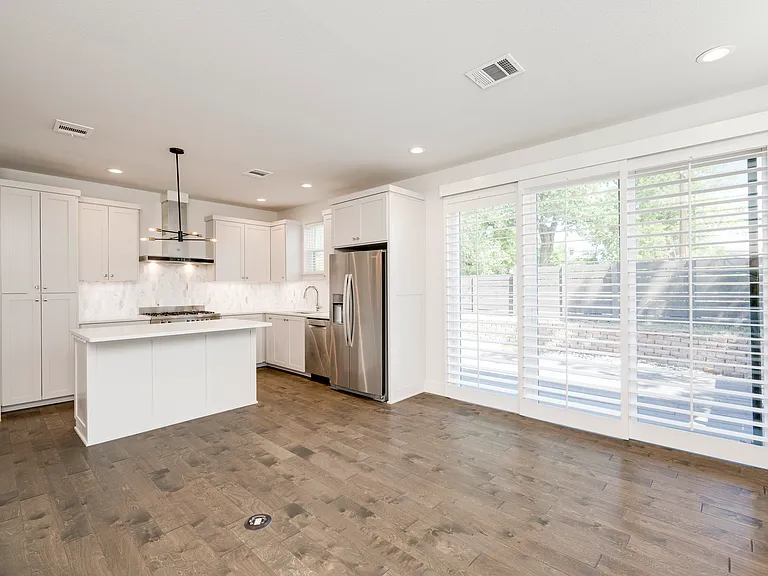 1412 Perez St #1 — Photo 13