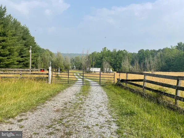 19447 Burnside Bridge Rd, Keedysville, MD 21756