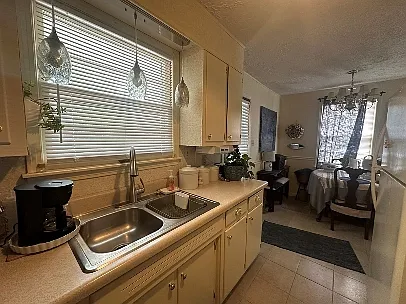 204 Crest Dr — Photo 6