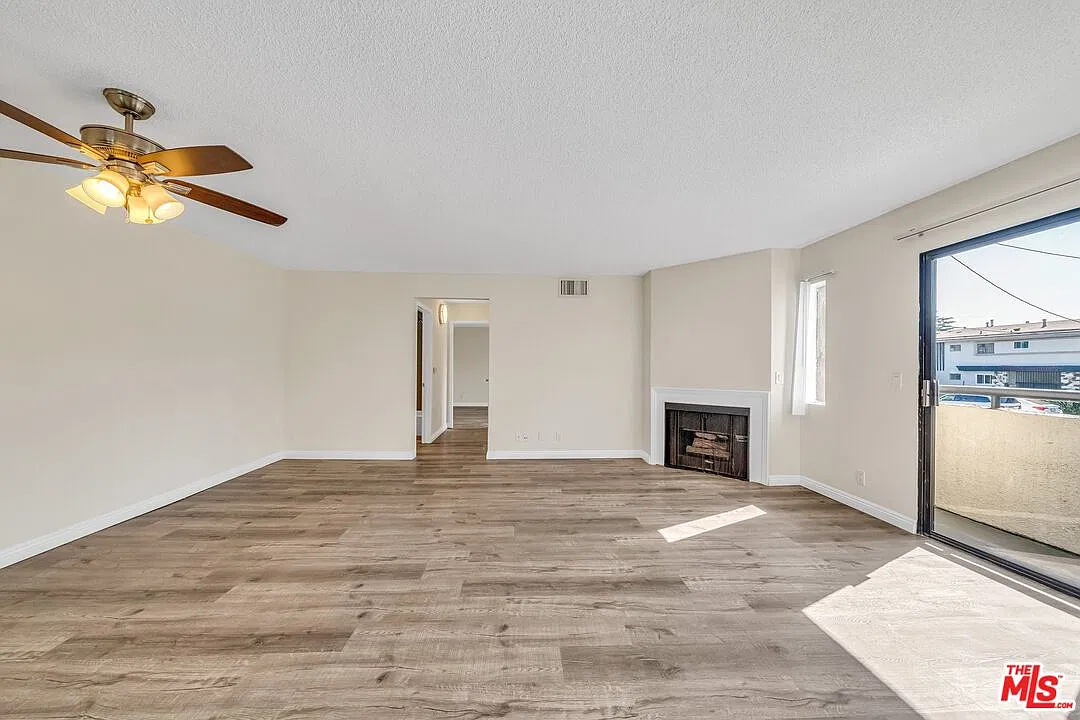 1 bed, 1.0 bath, 803 sqft, $2,295 — Photo 3