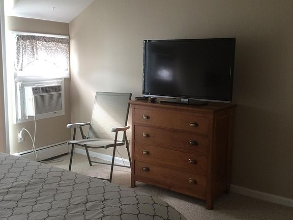 3rd image of 26-30 W Narragansett Ave #5