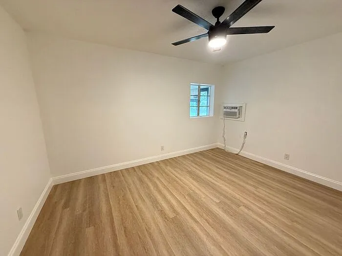 165 E Pomelo St — Photo 11