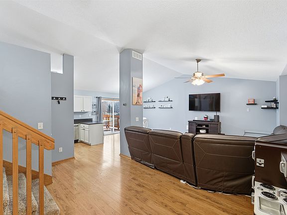 5th image of 313 SE 30th St