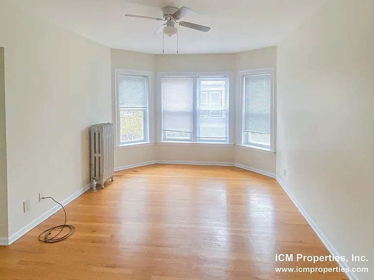39263 N Pine Grove Ave #3E — Photo 1