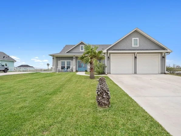 13 Southpointe Cir, Rockport, TX 78382