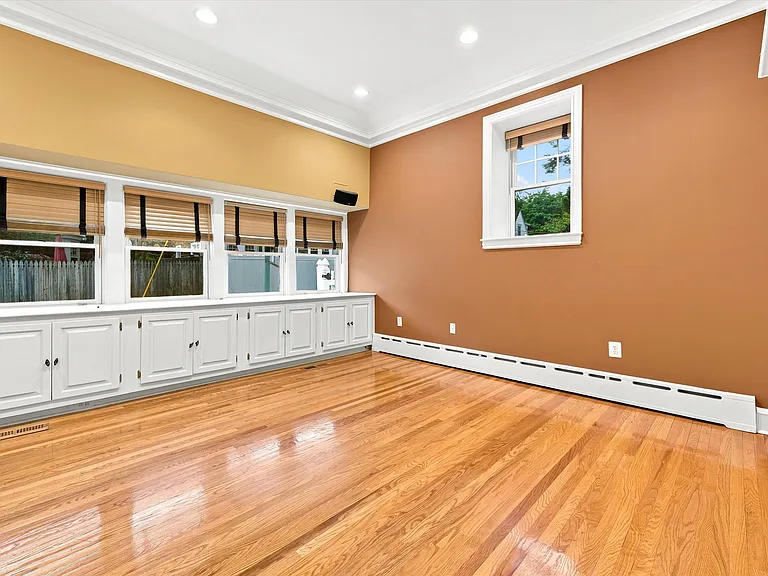 1356 Arbordale Rd — Photo 17
