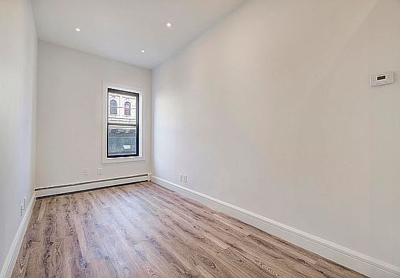 4th image of 1448 Myrtle Ave #2