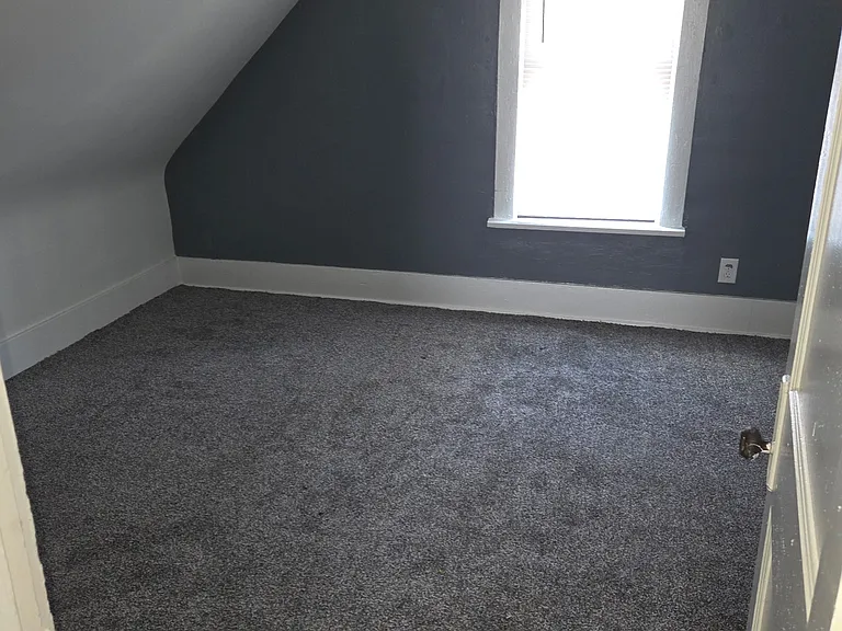 1214 W Brons Ave — Photo 8