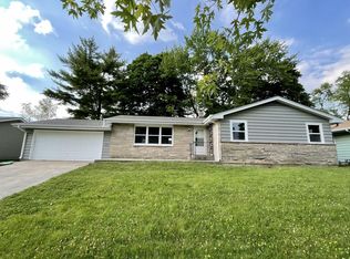 315 W Hillcrest Dr, Dekalb, IL 60115