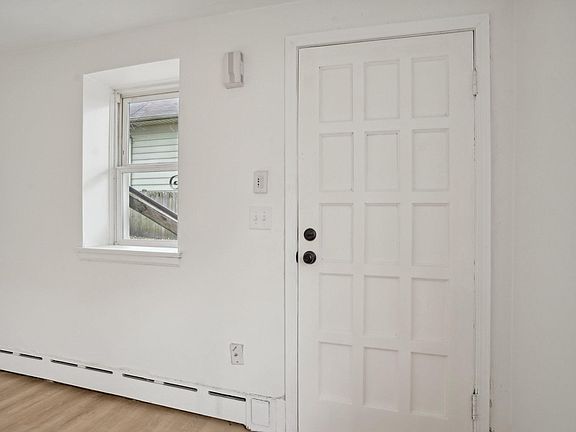 4th image of 1048 Lafond Ave