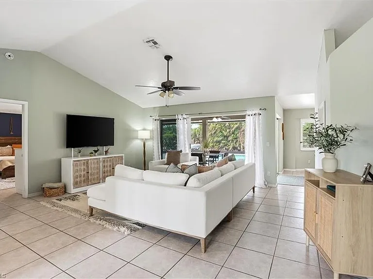 27376 Imperial Oaks Cir — Photo 4