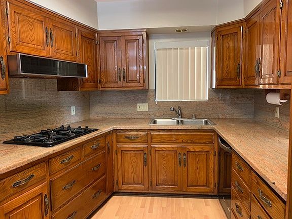 5th image of 6018 Lockhurst Dr