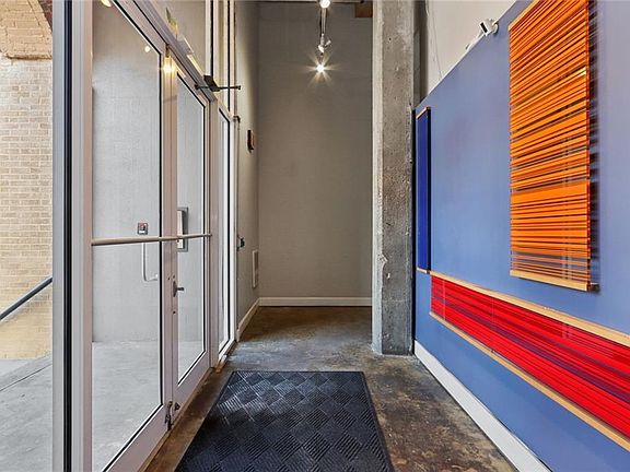 3rd image of 500 Delaware St #109