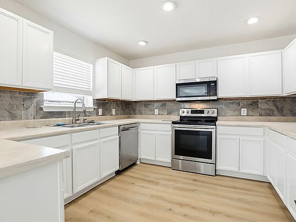 3rd image of 9616 Kennebec Way