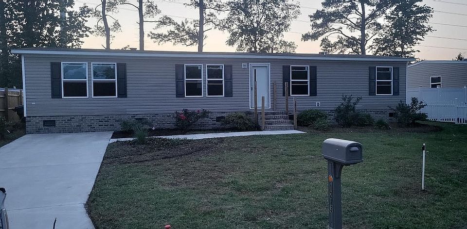 1st image of 1213 Swallow Dr