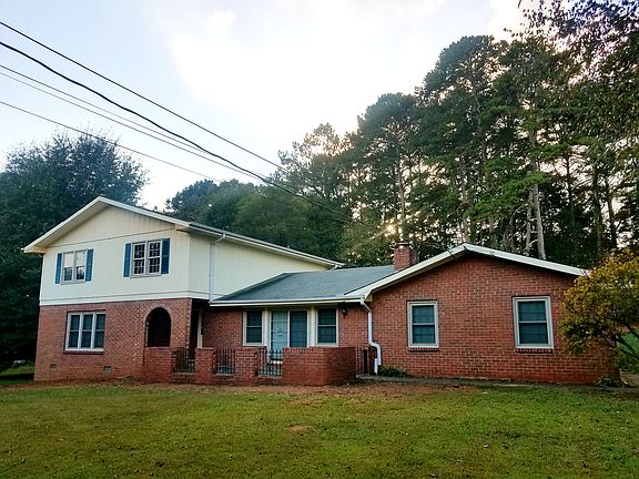2nd image of 2421 Fieldstone Dr SE