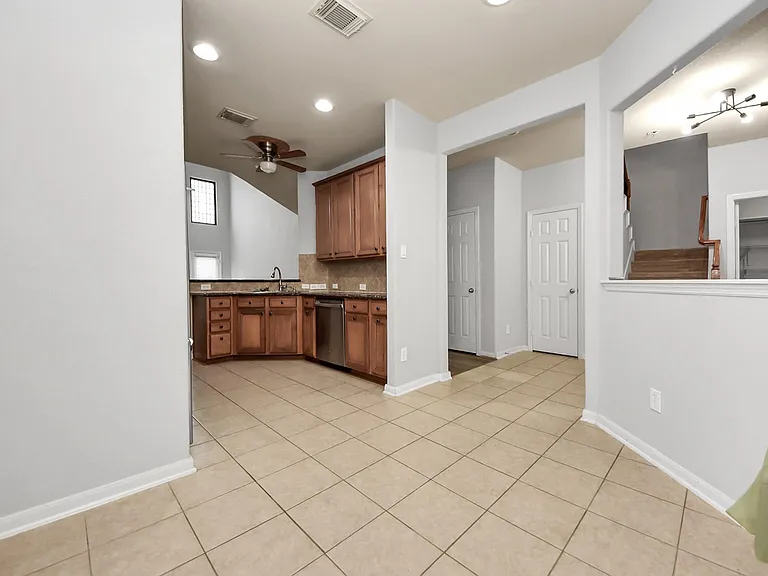 1251 Glenwood Canyon Ln — Photo 5