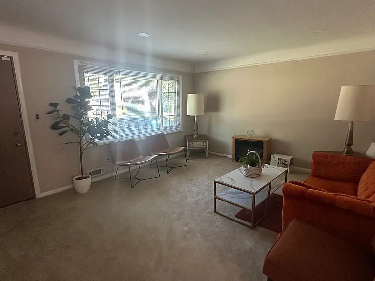 6254 Mandalay Dr — Photo 4