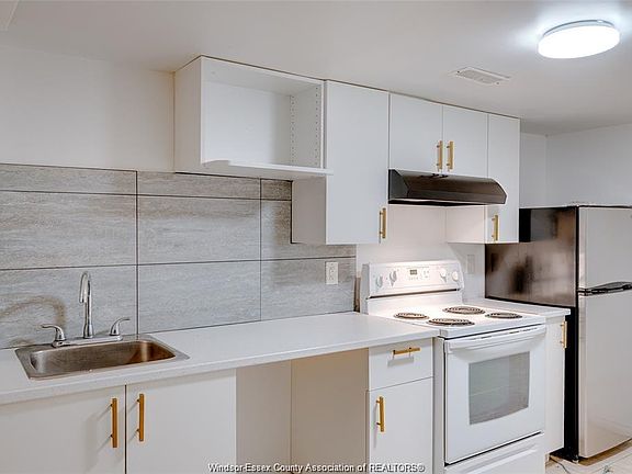 4th image of 1627 Marentette Ave #Basement