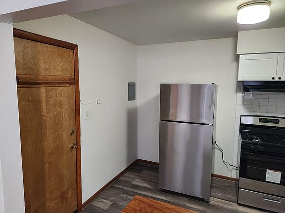 3rd image of 2021 N 19th Ave APT 3