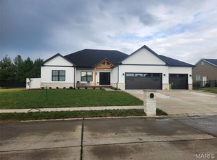 9588 Mallard Dr, Mascoutah, IL 62258